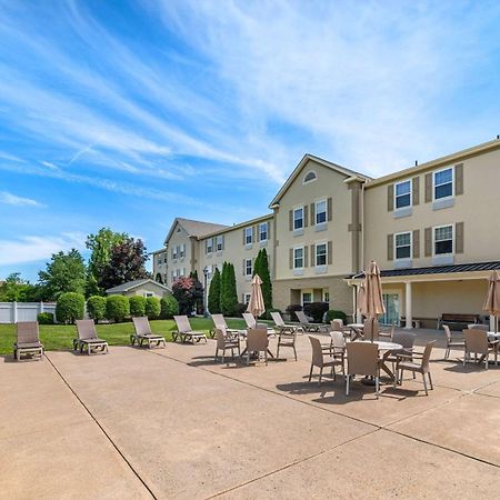 Comfort Inn & Suites Hadley Exterior photo
